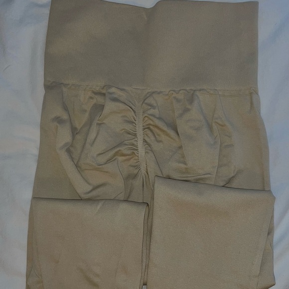 White&beige scrunch leggings - Picture 2 of 5